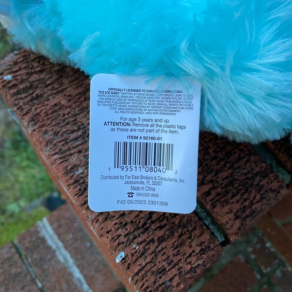 Dan Dee International Officially Licensed Light-up Yeti I Sing "Ice Ice Baby" - Picture 16 of 17